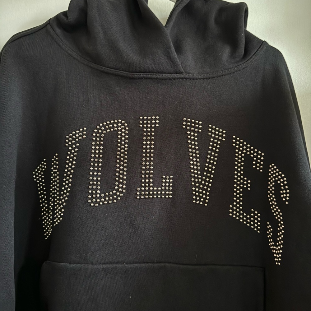 Darc Sport Hoodie with Studded 'WOLVES' Design 525/1000 NWOT Size Large - Picture 3 of 4
